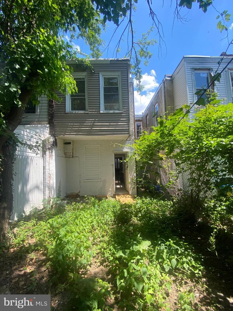 139 W Hansberry Street photo 58