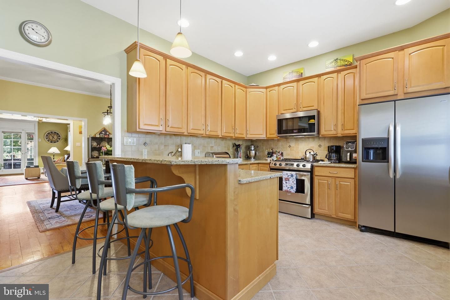 241 E Highland Avenue photo 10