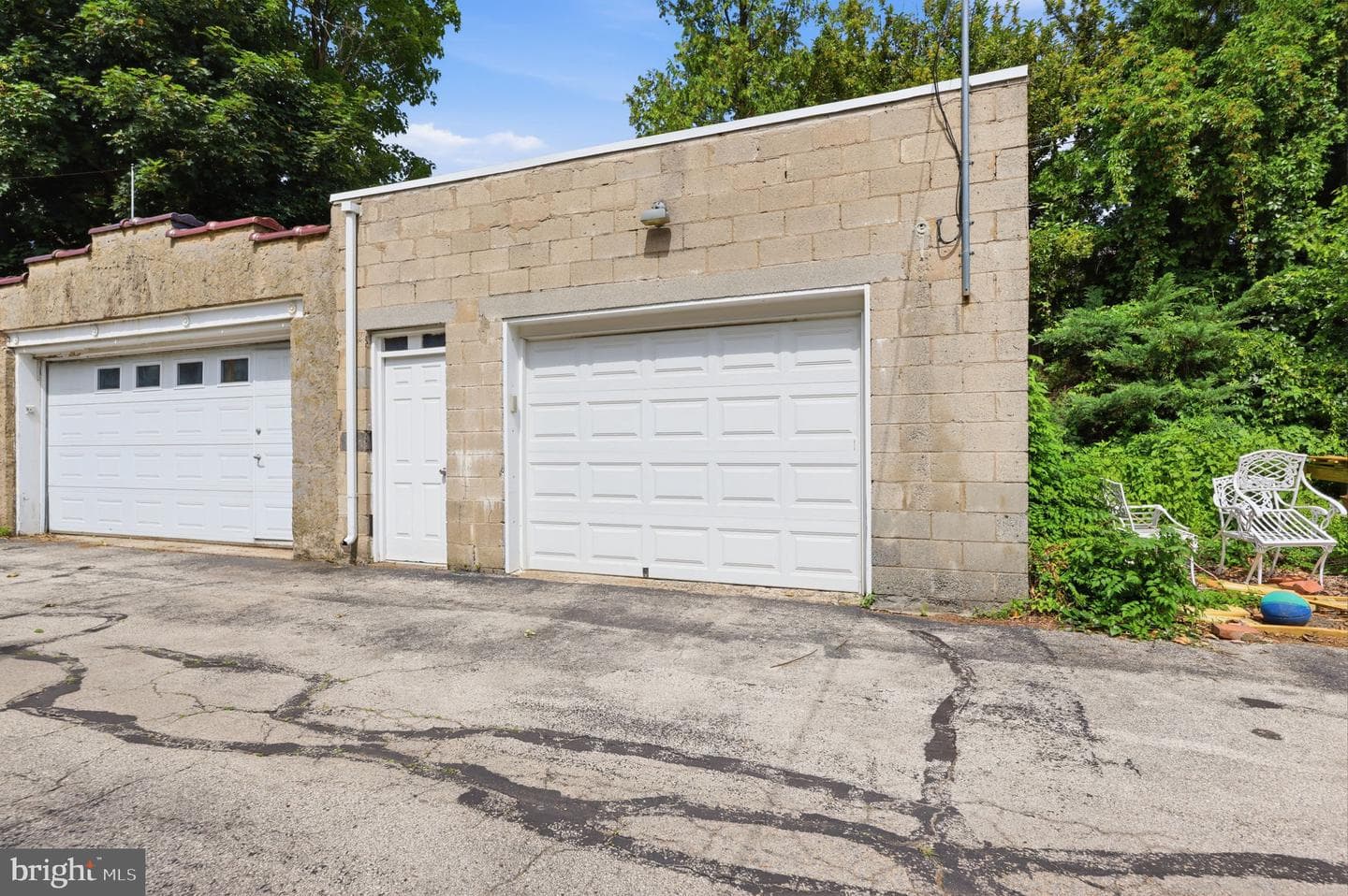 241 E Highland Avenue photo 27