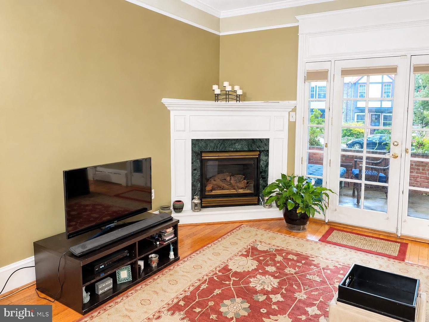 241 E Highland Avenue photo 6