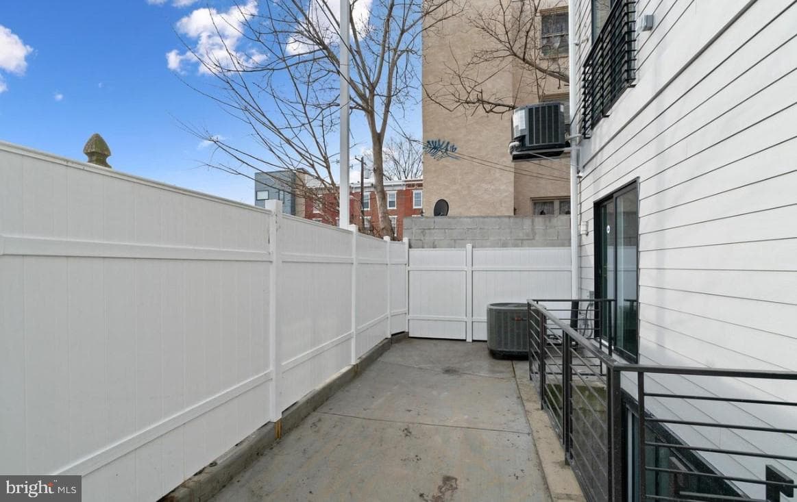1436 Montrose St #a photo 14