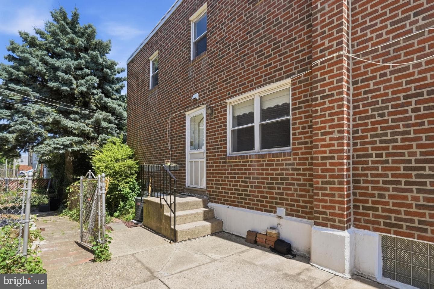 649 Lawler Street photo 3