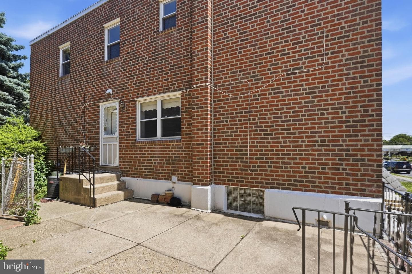 649 Lawler Street photo 37