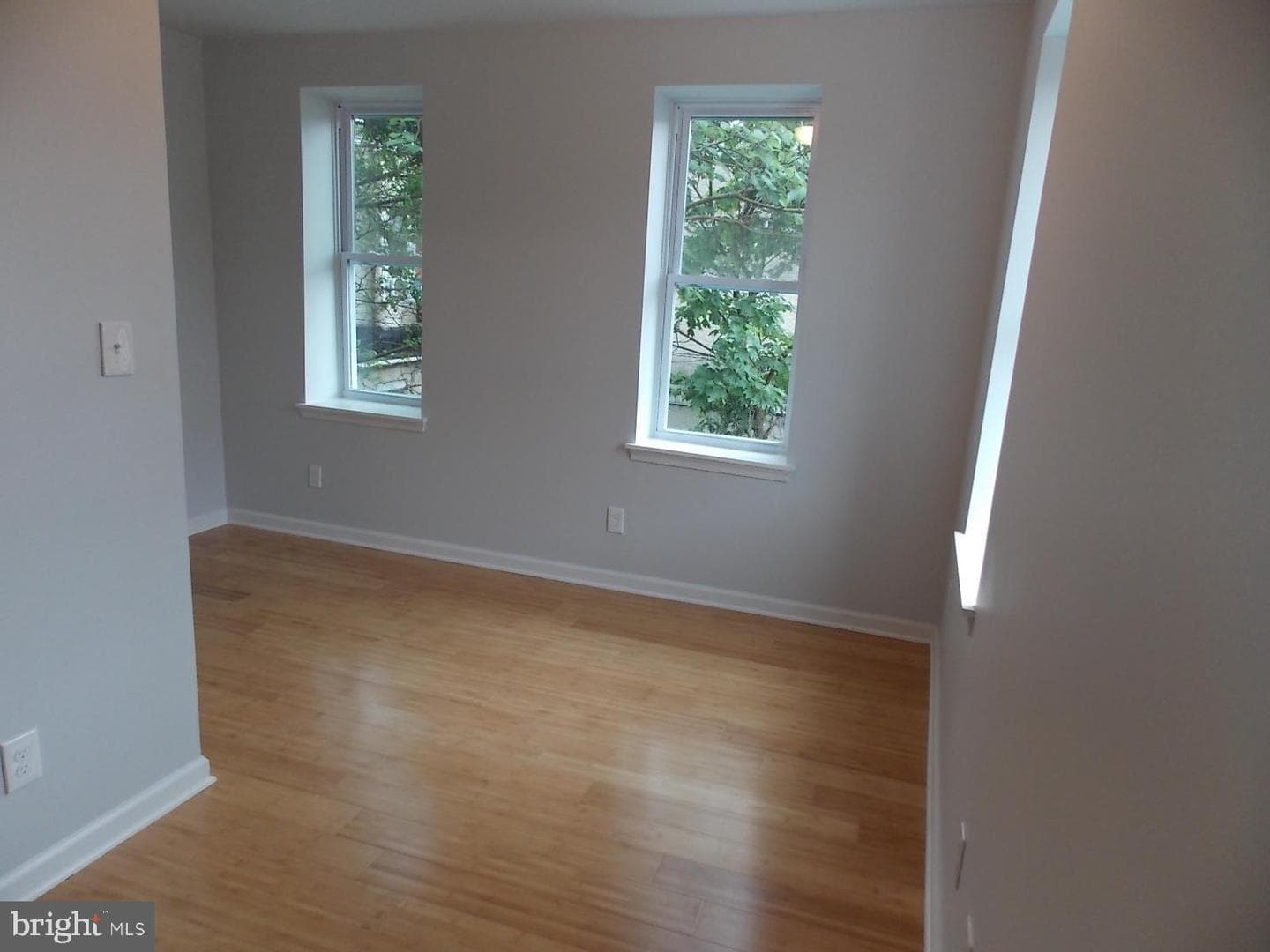 1423 S Paxon Street photo 4