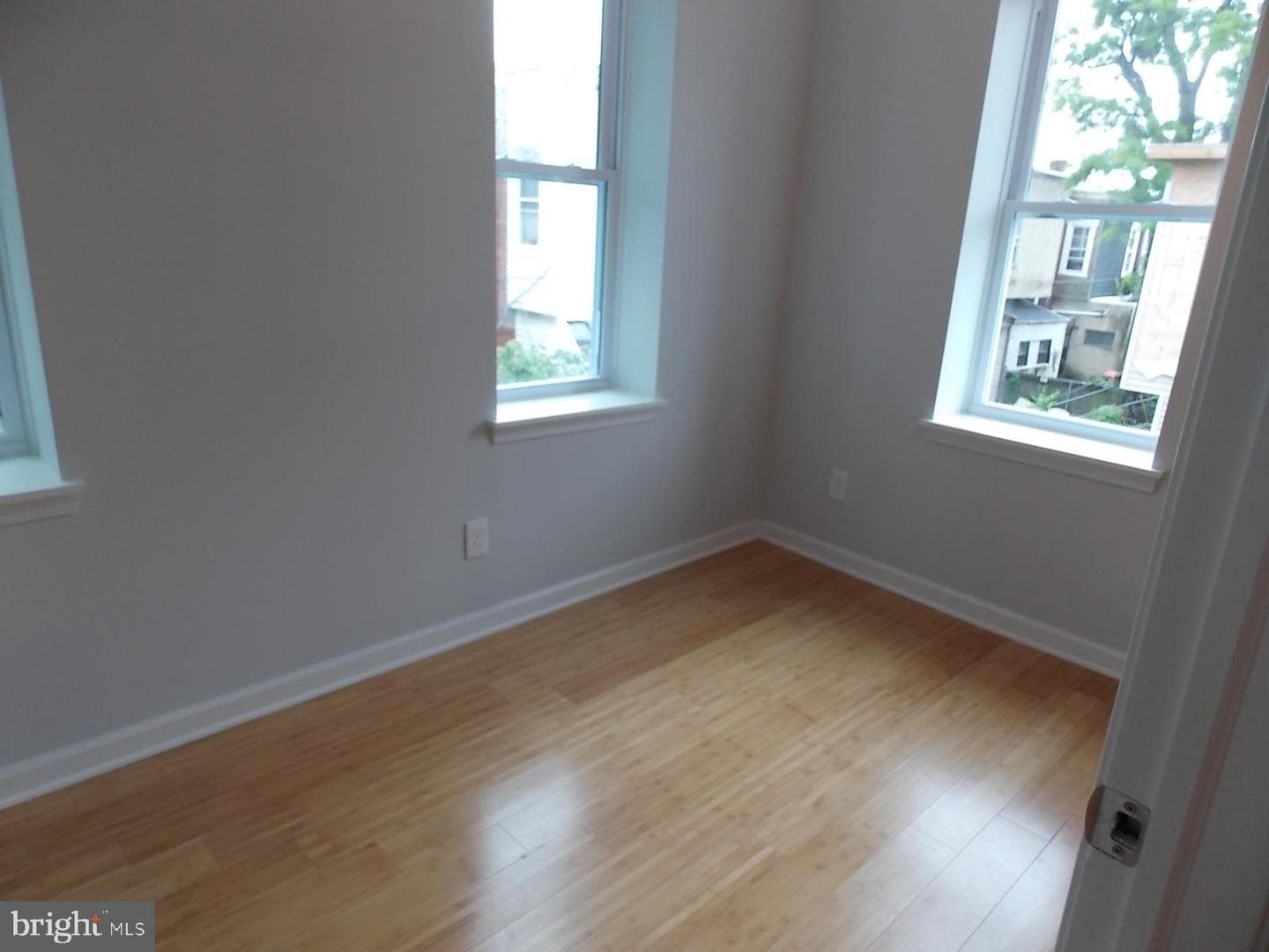 1423 S Paxon Street photo 6
