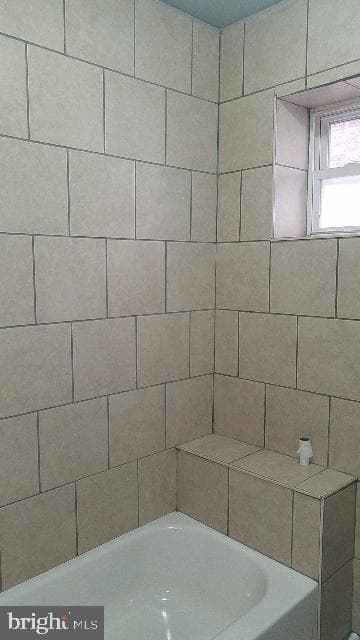868 N Farson Street photo 5