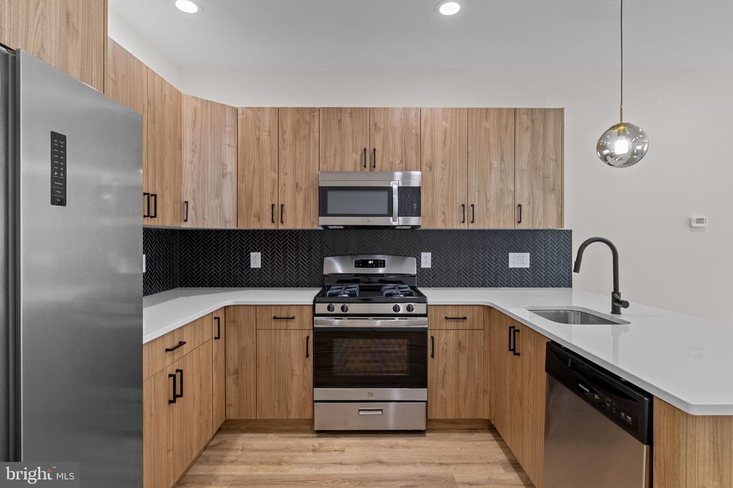 1814 N Marston Street photo 5