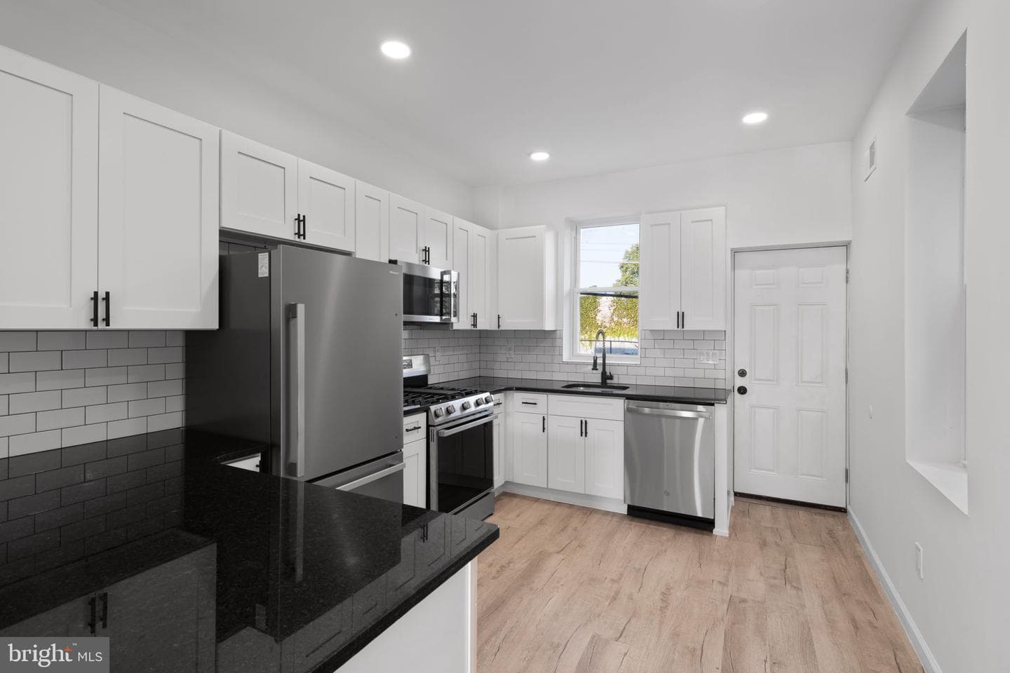 3943 Dell Street photo 6