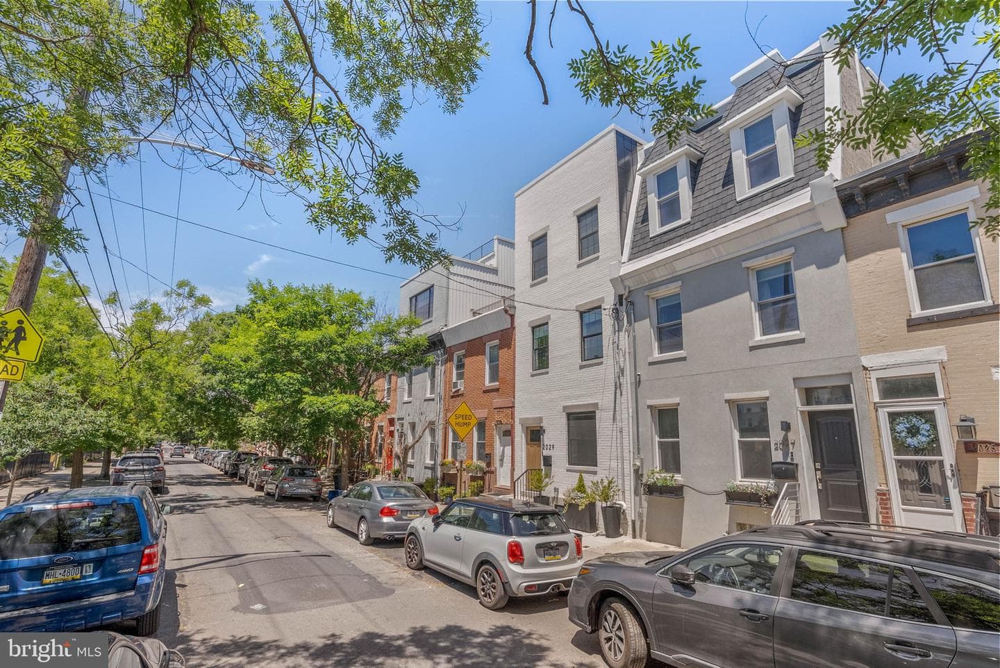 2027 Catharine Street photo 37