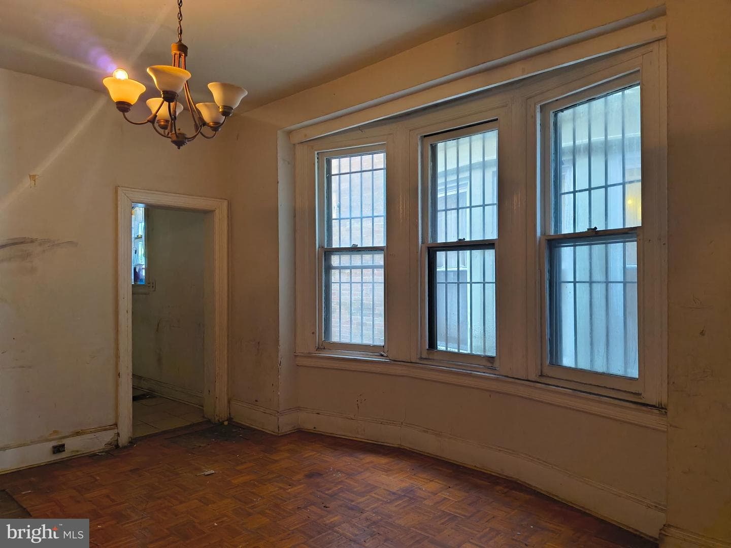 5239 Knox Street photo 5