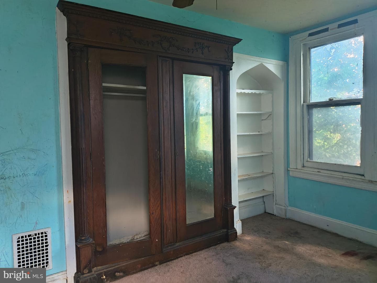 5239 Knox Street photo 9