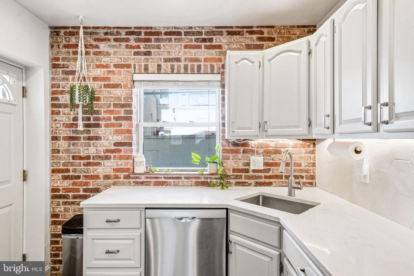 1832 S Sartain Street photo 15