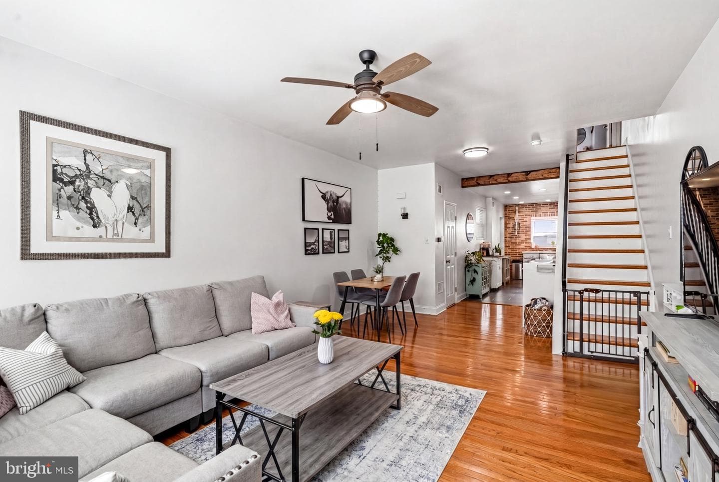 1832 S Sartain Street photo 3