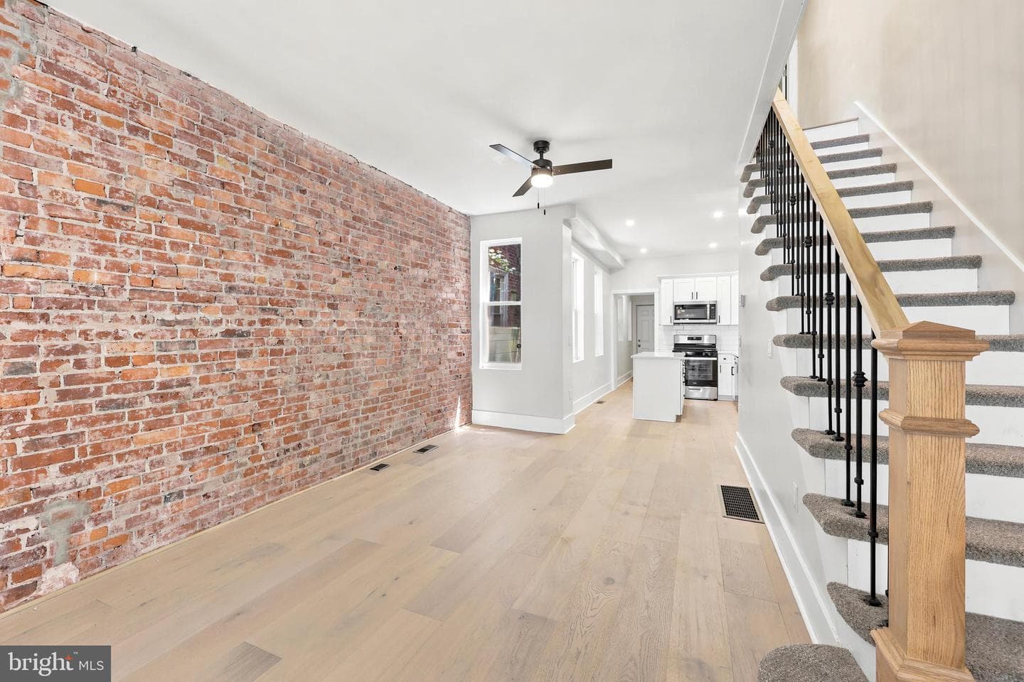 3345 Amber Street photo 4