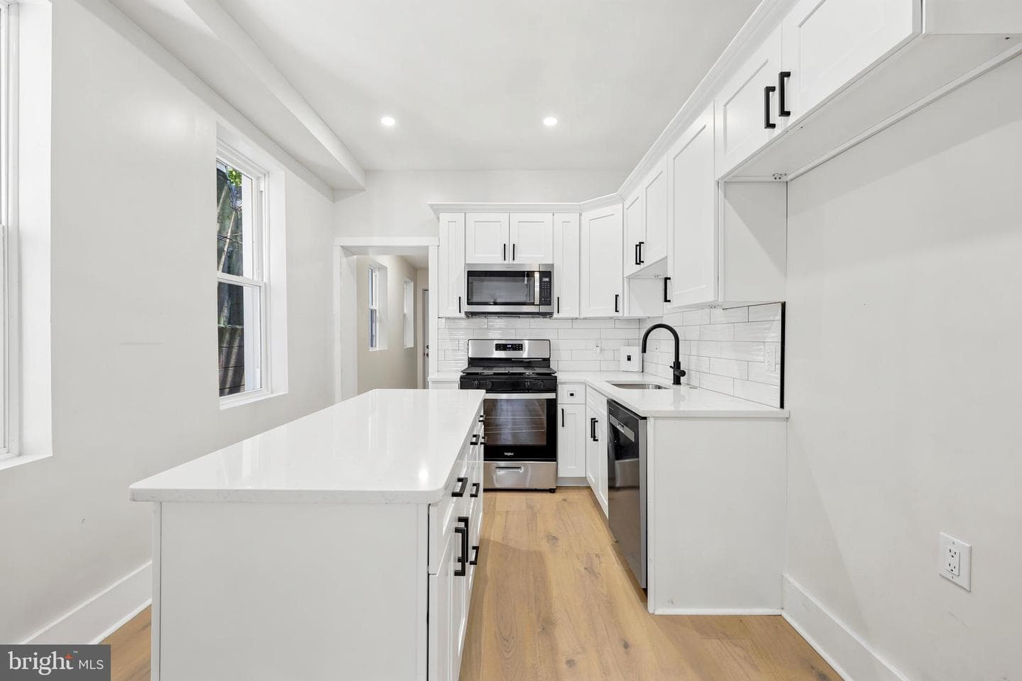 3345 Amber Street photo 7