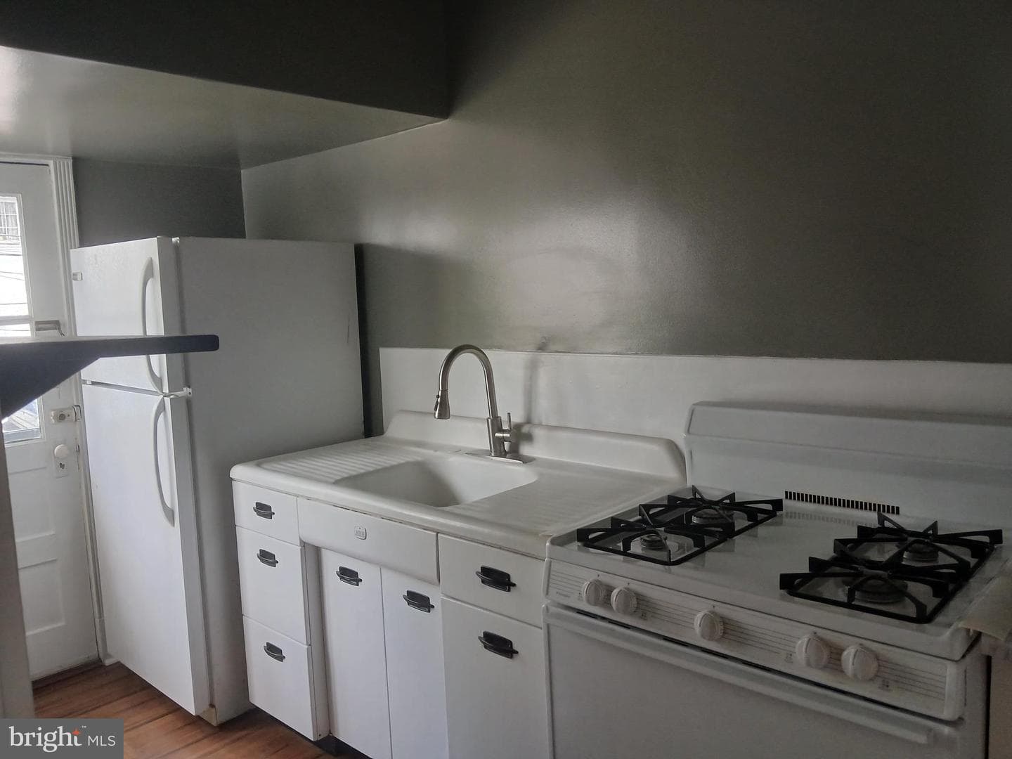 3423 Barclay Street photo 5