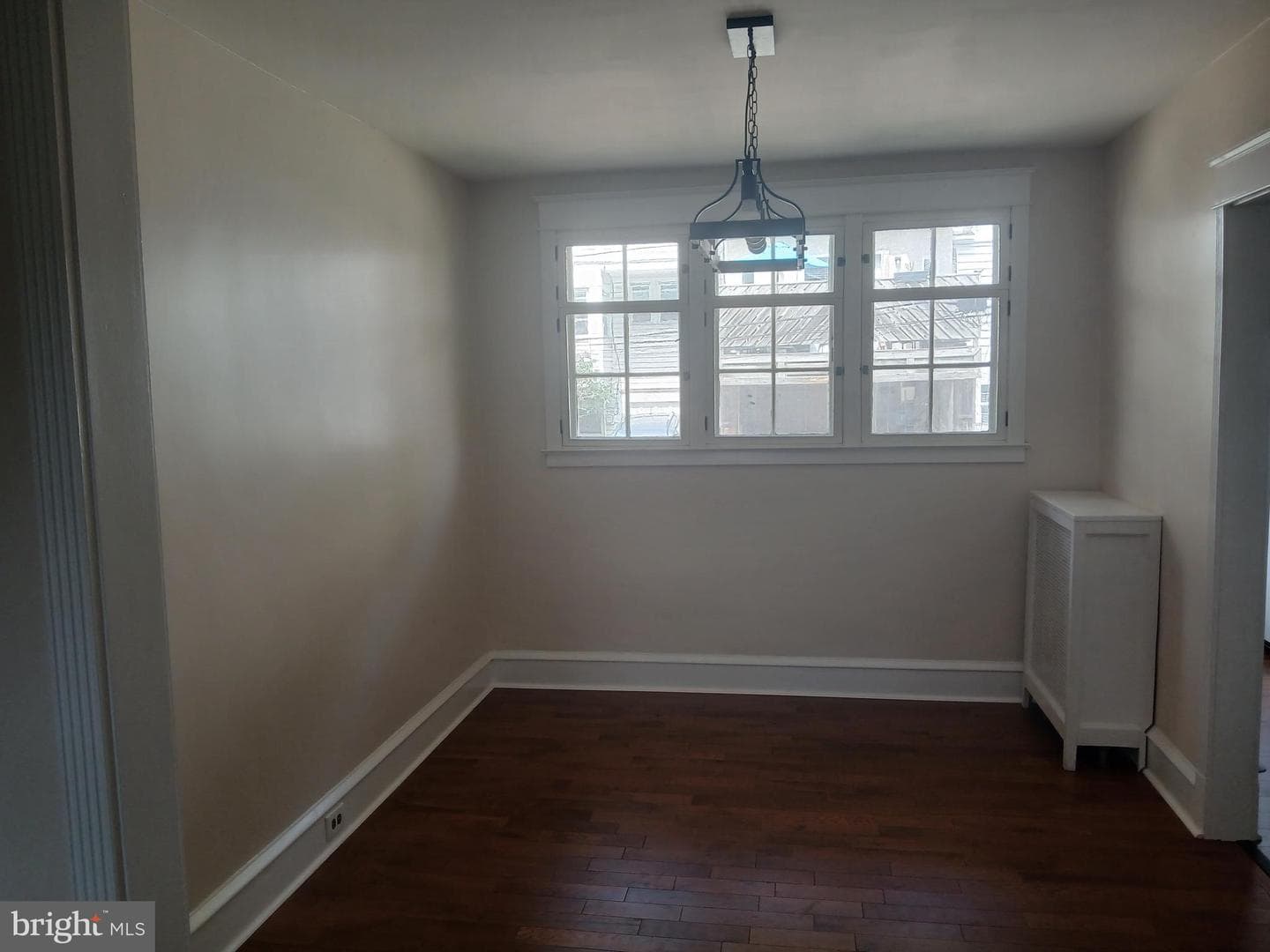 3423 Barclay Street photo 6