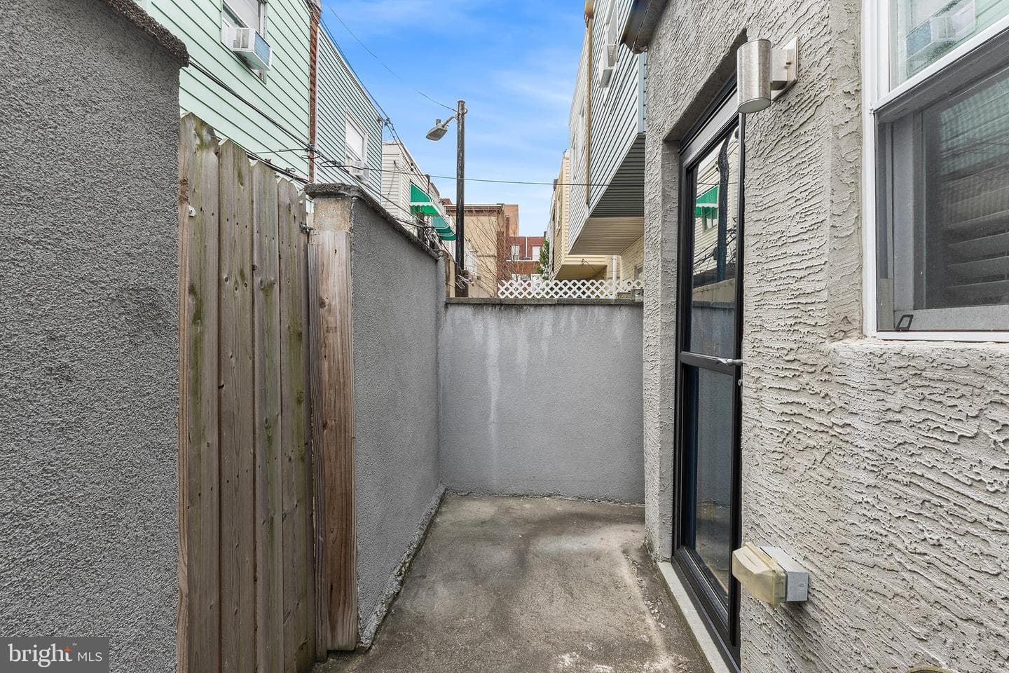 2422 S Juniper Street photo 10
