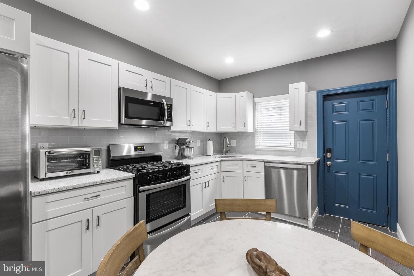 2422 S Juniper Street photo 8