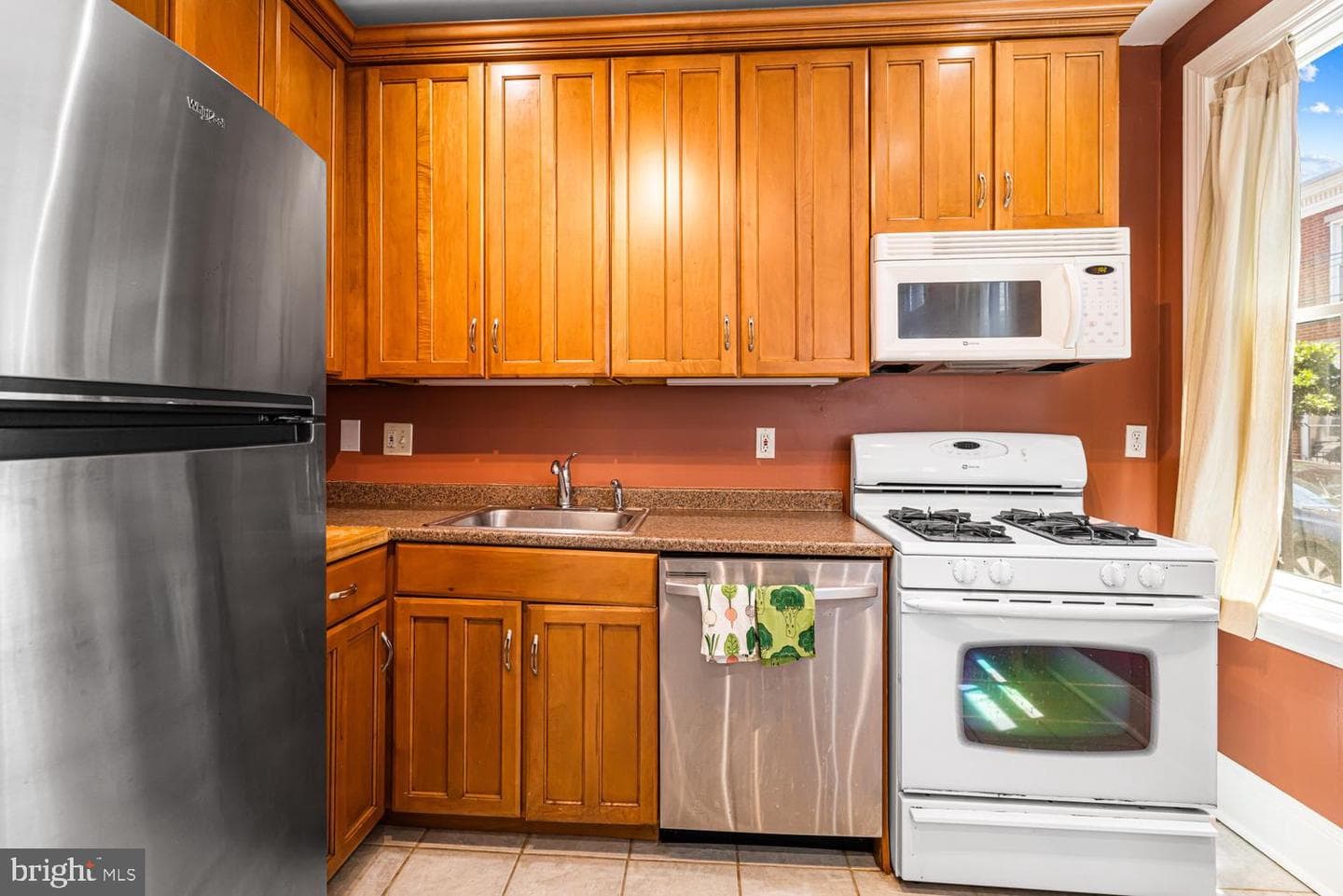 2225 Pemberton Street photo 9