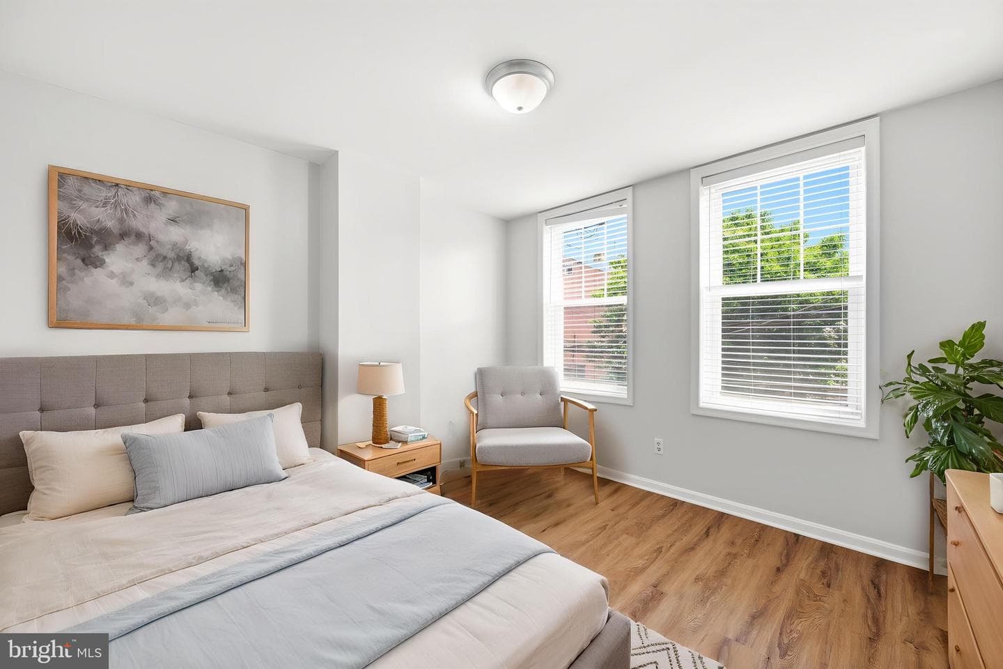 928 N. Bambrey photo 18