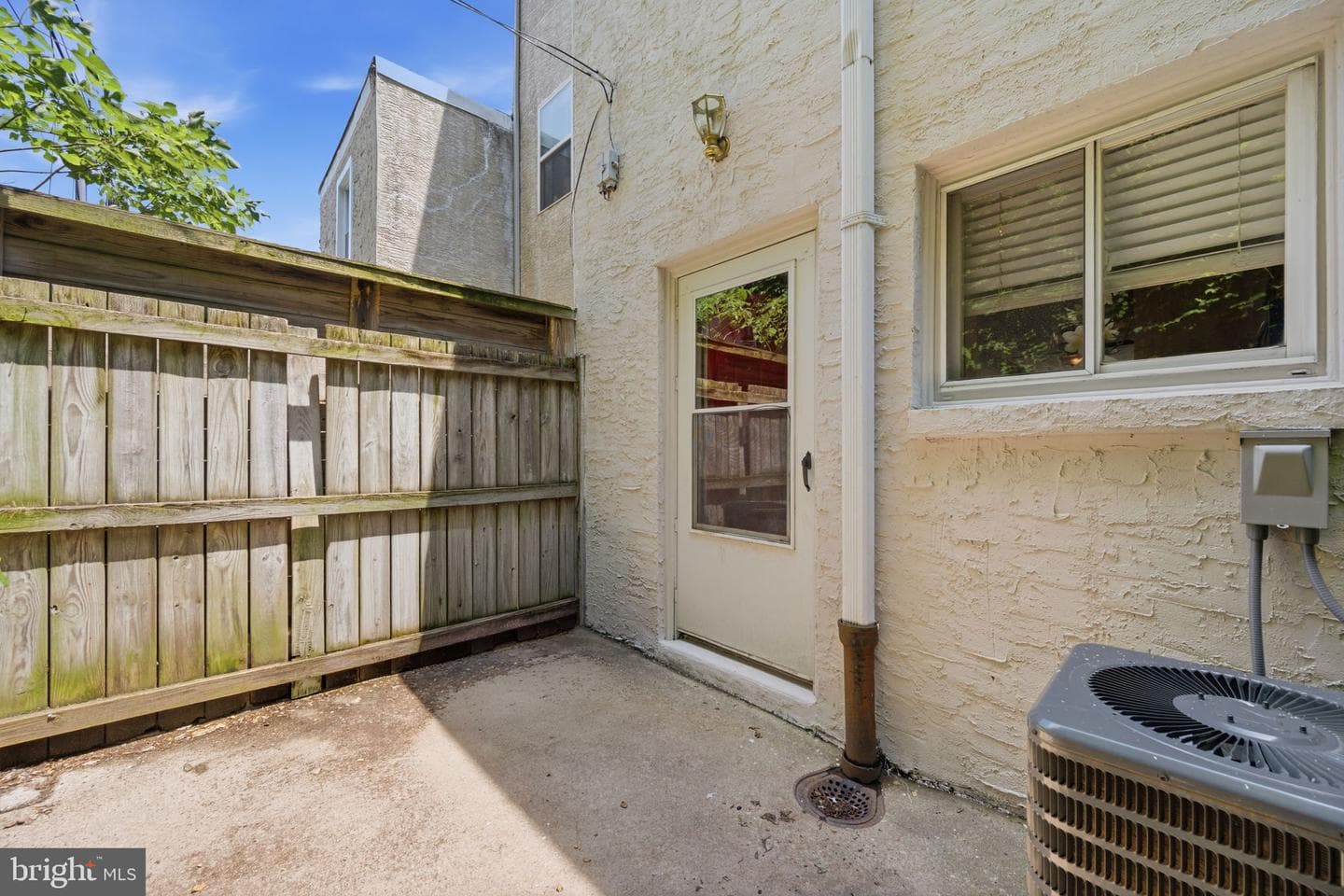 928 N. Bambrey photo 28