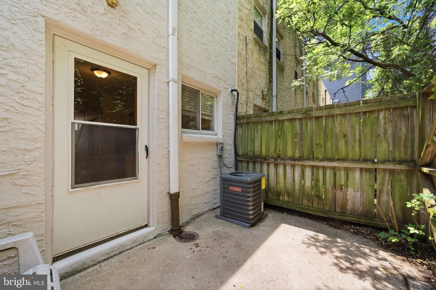 928 N. Bambrey photo 29