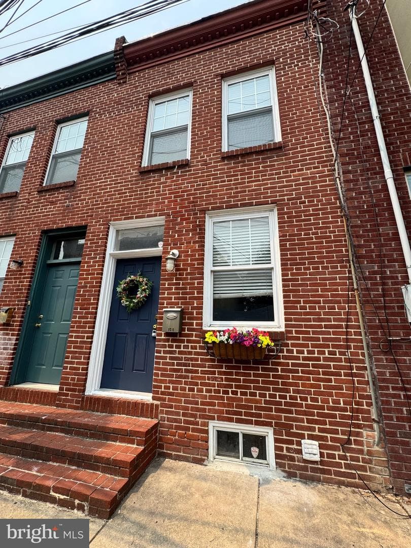 928 N. Bambrey photo 3