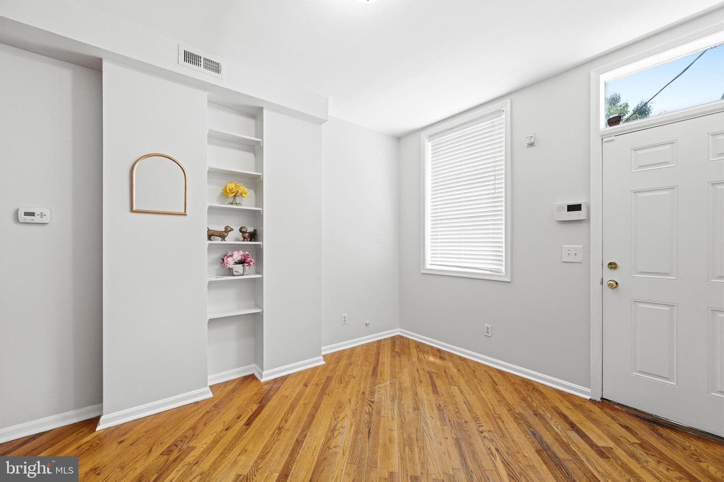 928 N. Bambrey photo 7