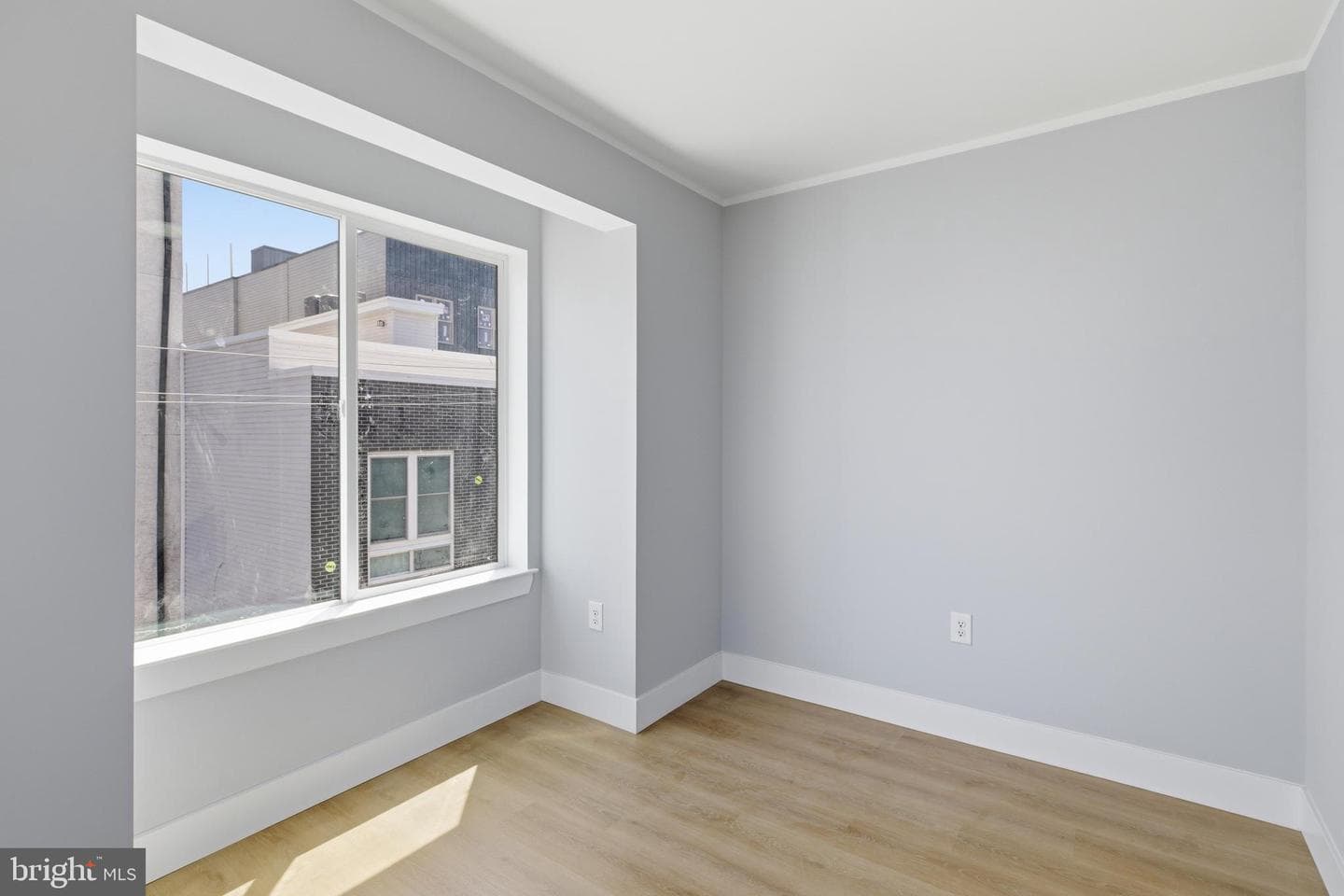 1511 W Flora Street photo 34