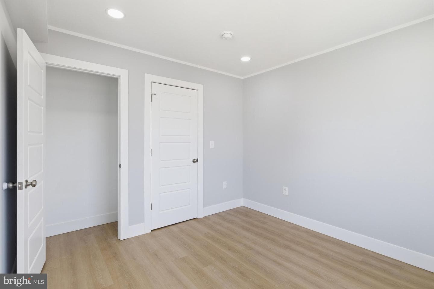 1511 W Flora Street photo 39