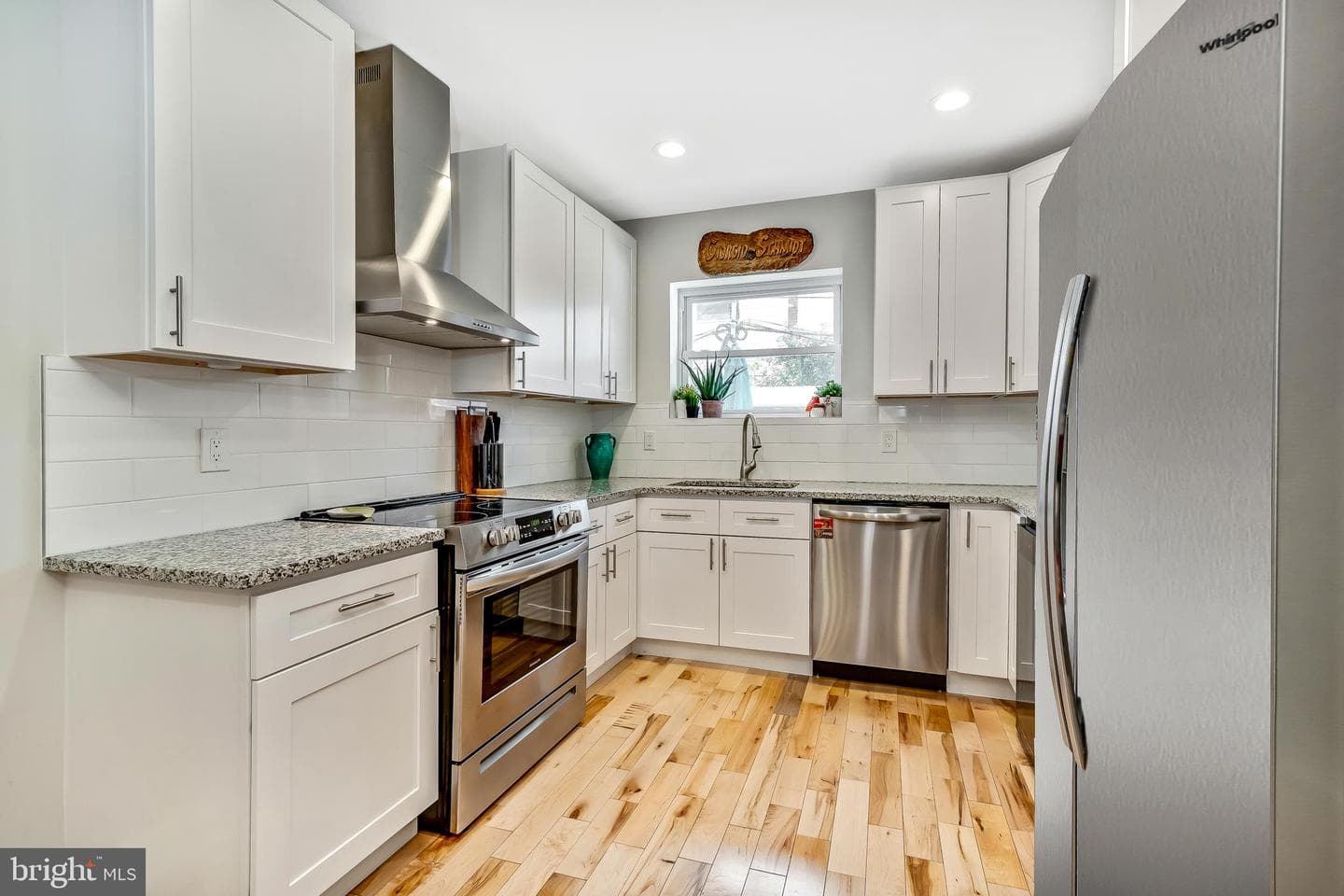 2516 S Hicks Street photo 7