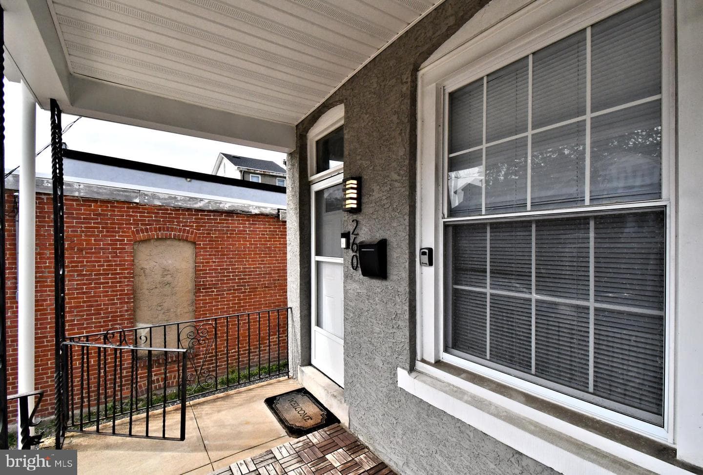 260 Roxborough Avenue photo 4