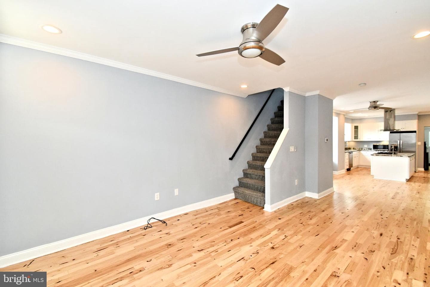 260 Roxborough Avenue photo 7