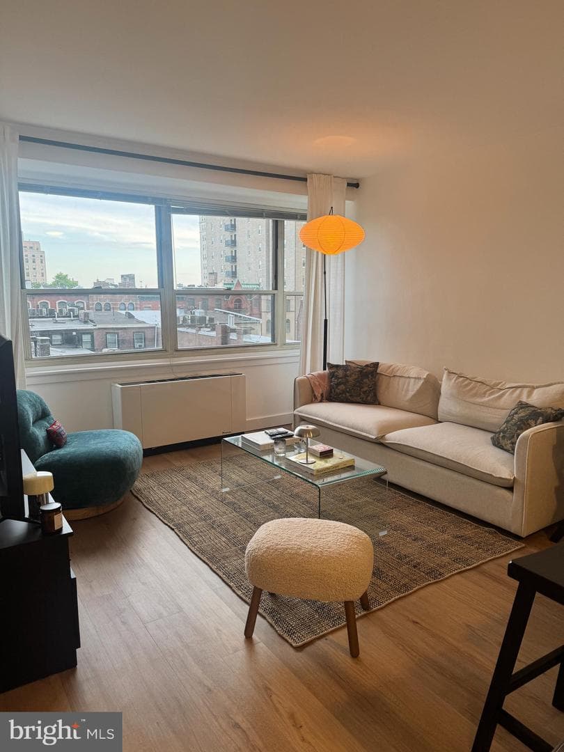 1806 Rittenhouse Square #606 photo 2