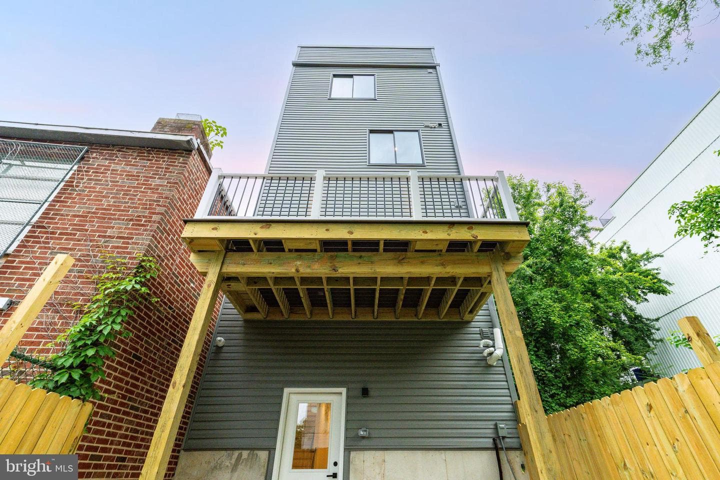4748 Sheldon Street photo 41