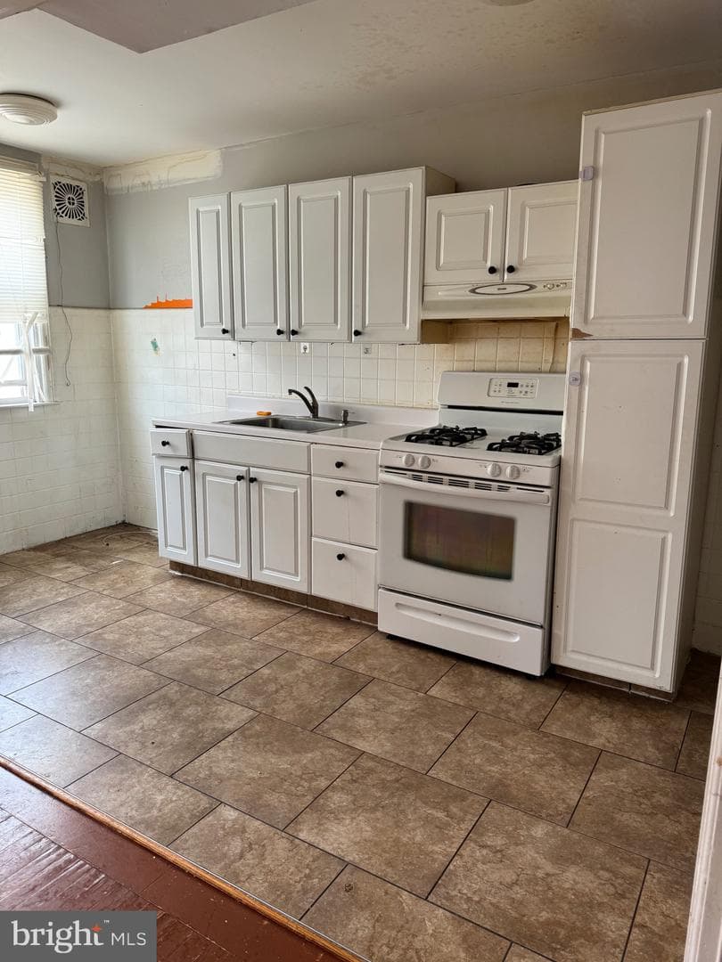 3021 Devereaux Avenue photo 4