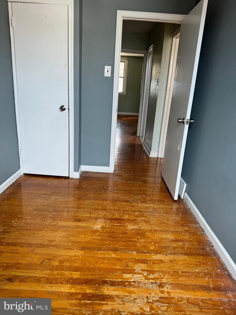 3021 Devereaux Avenue photo 5
