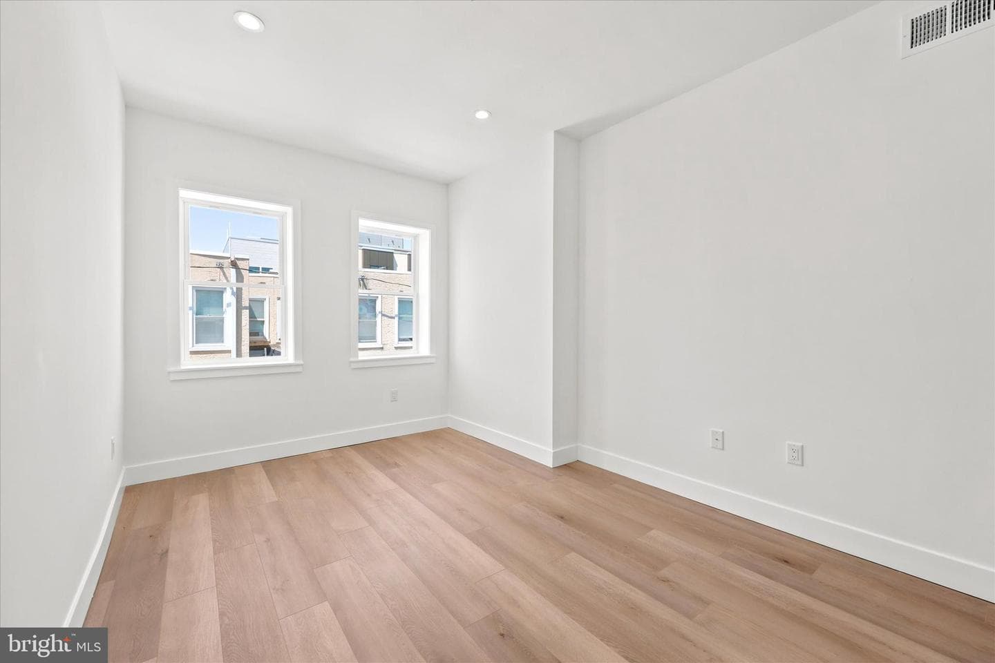 2119 Tasker Street photo 18