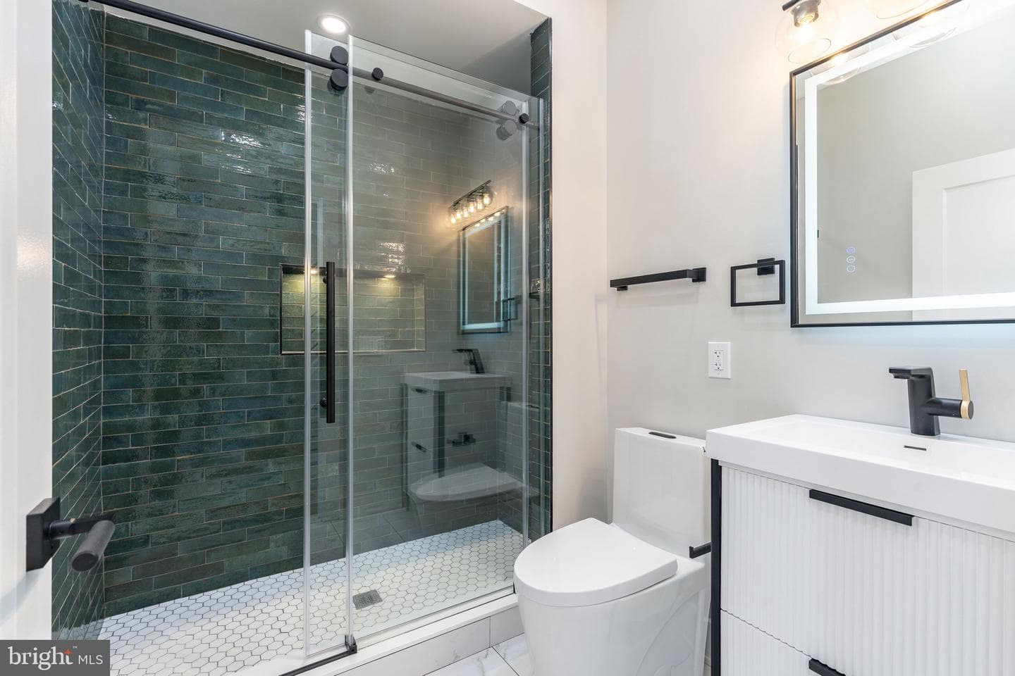 2641 Martha Street photo 24