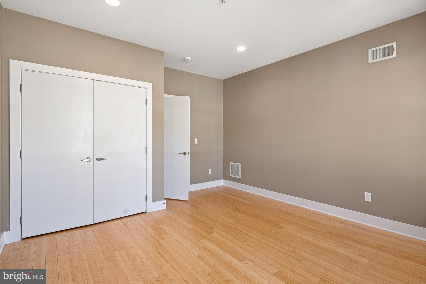 2020 Trenton Avenue photo 14
