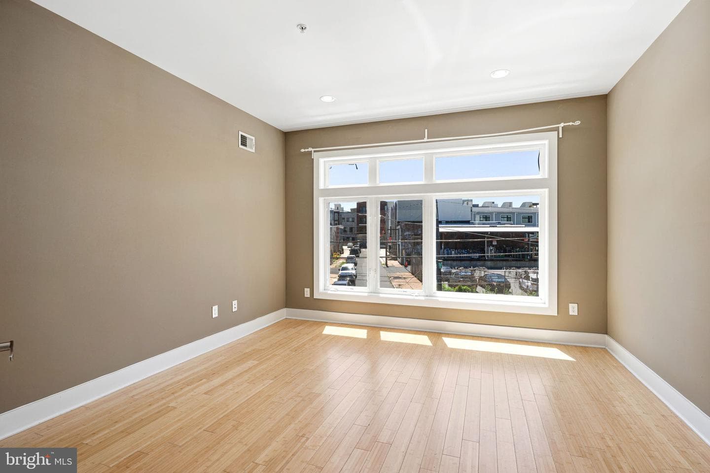 2020 Trenton Avenue photo 19