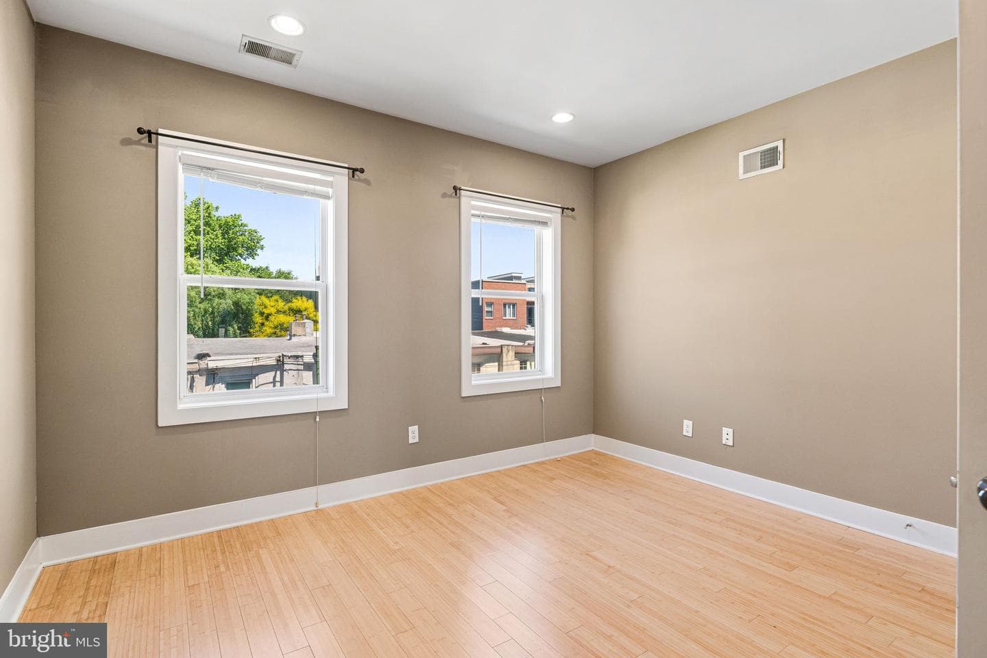2020 Trenton Avenue photo 22