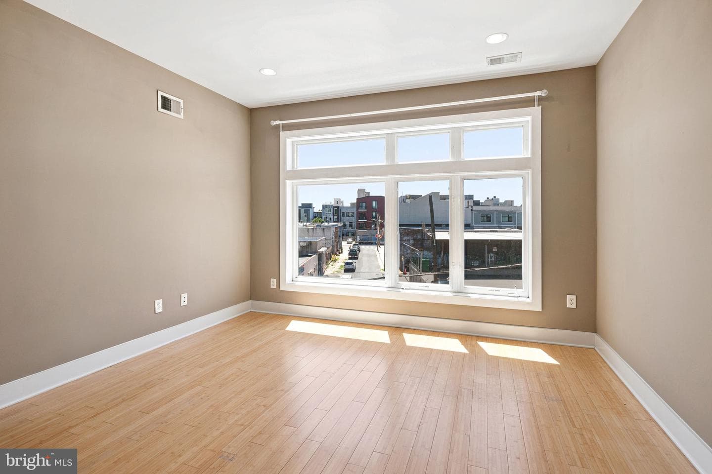 2020 Trenton Avenue photo 28