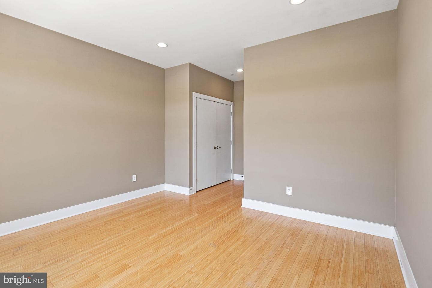 2020 Trenton Avenue photo 29