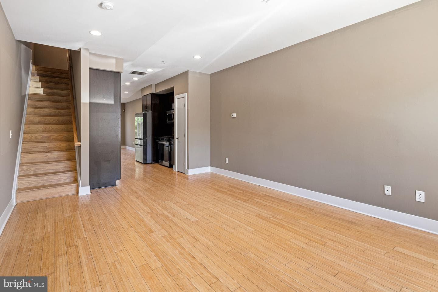 2020 Trenton Avenue photo 6