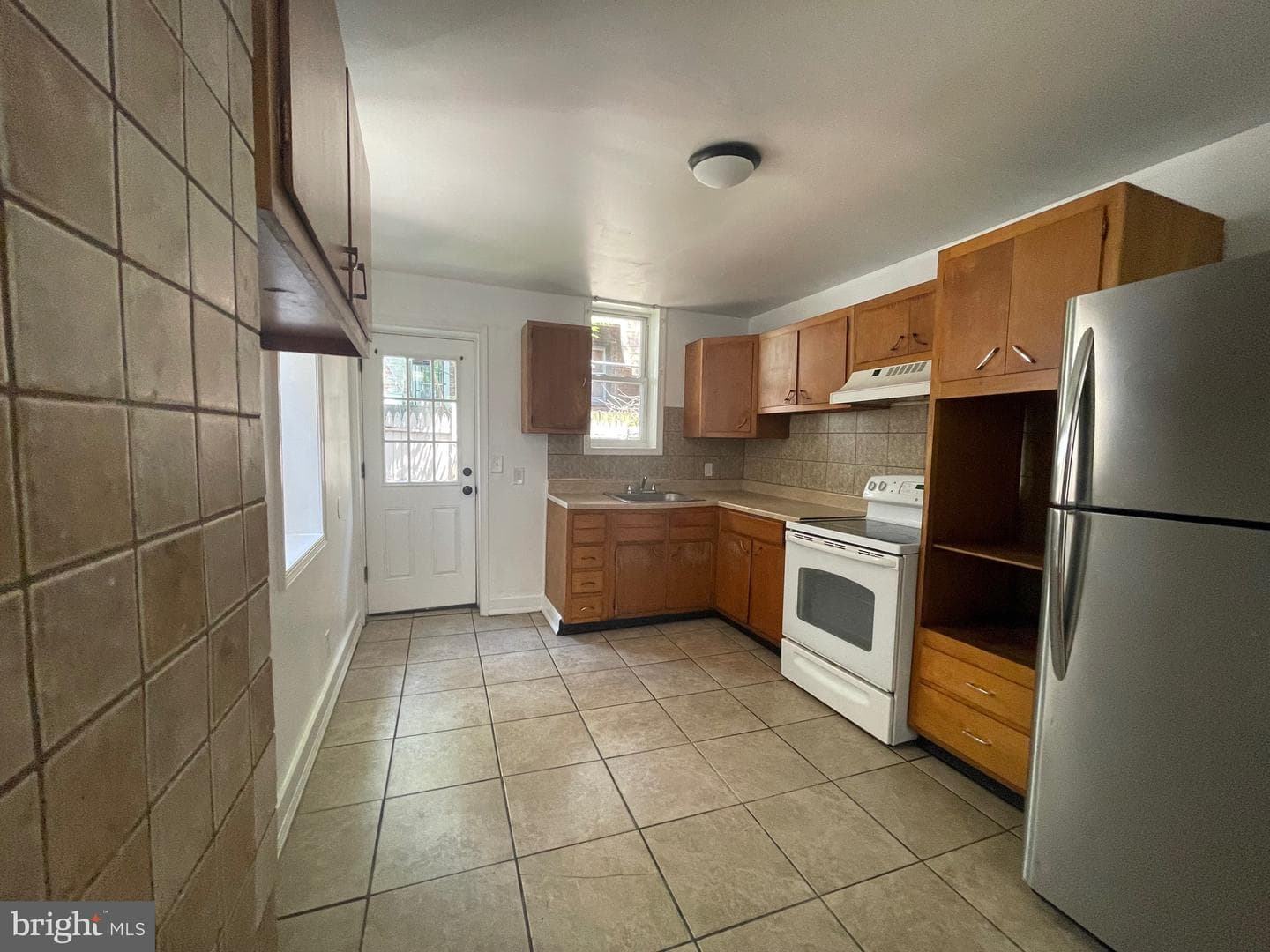 213 E Wishart Street photo 5