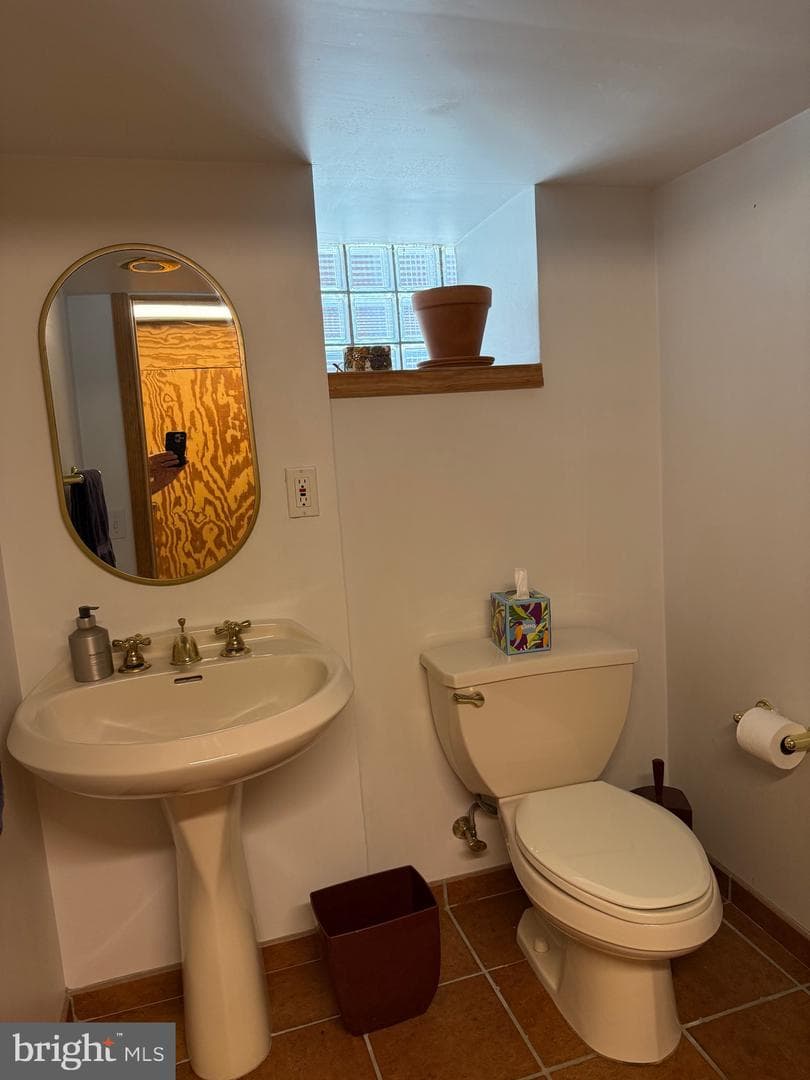 7038 Shelbourne Street photo 18