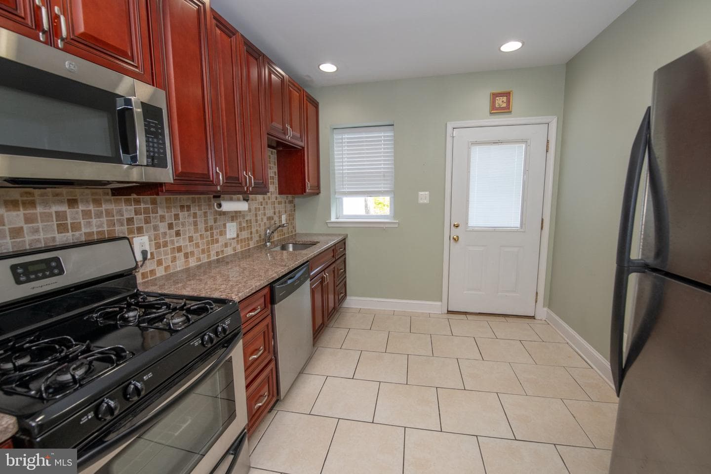 3421 Crawford Street photo 8