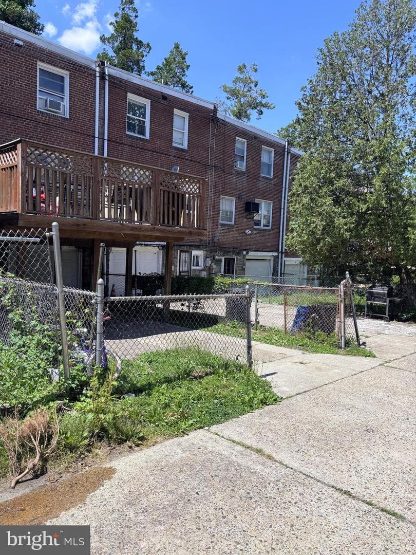 408 E Slocum Street photo 3